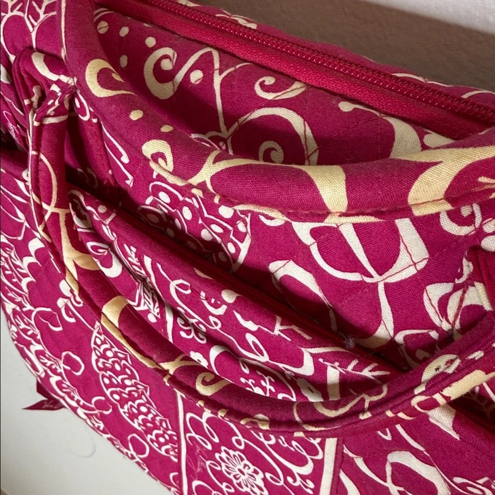 Vera Bradley Elegant Pink and White Patterned Women's Laptop Bag